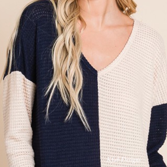 ❤️LAST 2! V NECK Comfy Color Block Chic Top with Side Slits! - Picture 6 of 6